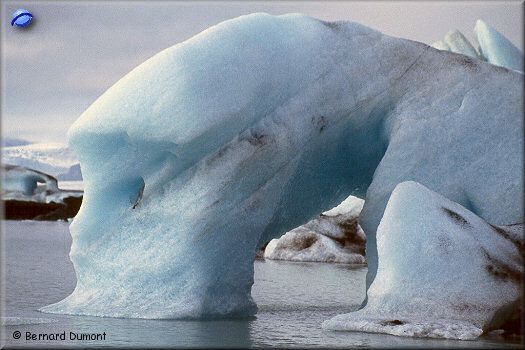 Jökulsárlón, natural arch