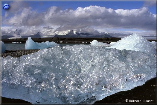 Jökulsárlón, ice blocks on the beach