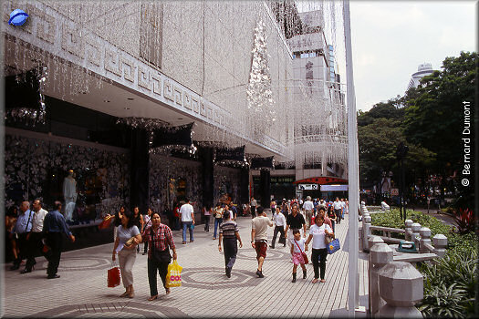 Singapore : Orchard Road, the main avenue