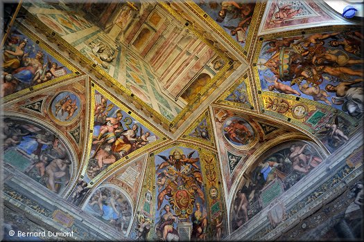 Vatican Museums, Raphael Rooms, ceiling of Hall of Constantin (Tommaso Laureti)