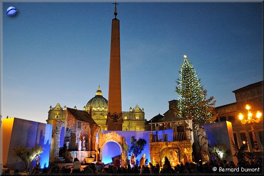 St. Peter's Square, Christmas crib at the foot of the obelisk